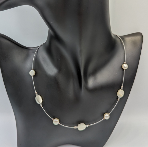 Silpada 925 mother of Pearl Freshwater Pearl floating necklace Guc - Picture 4 of 11